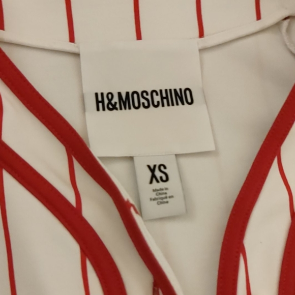 COPY - H&M x Moschino sweatshirt dress - Picture 2 of 5